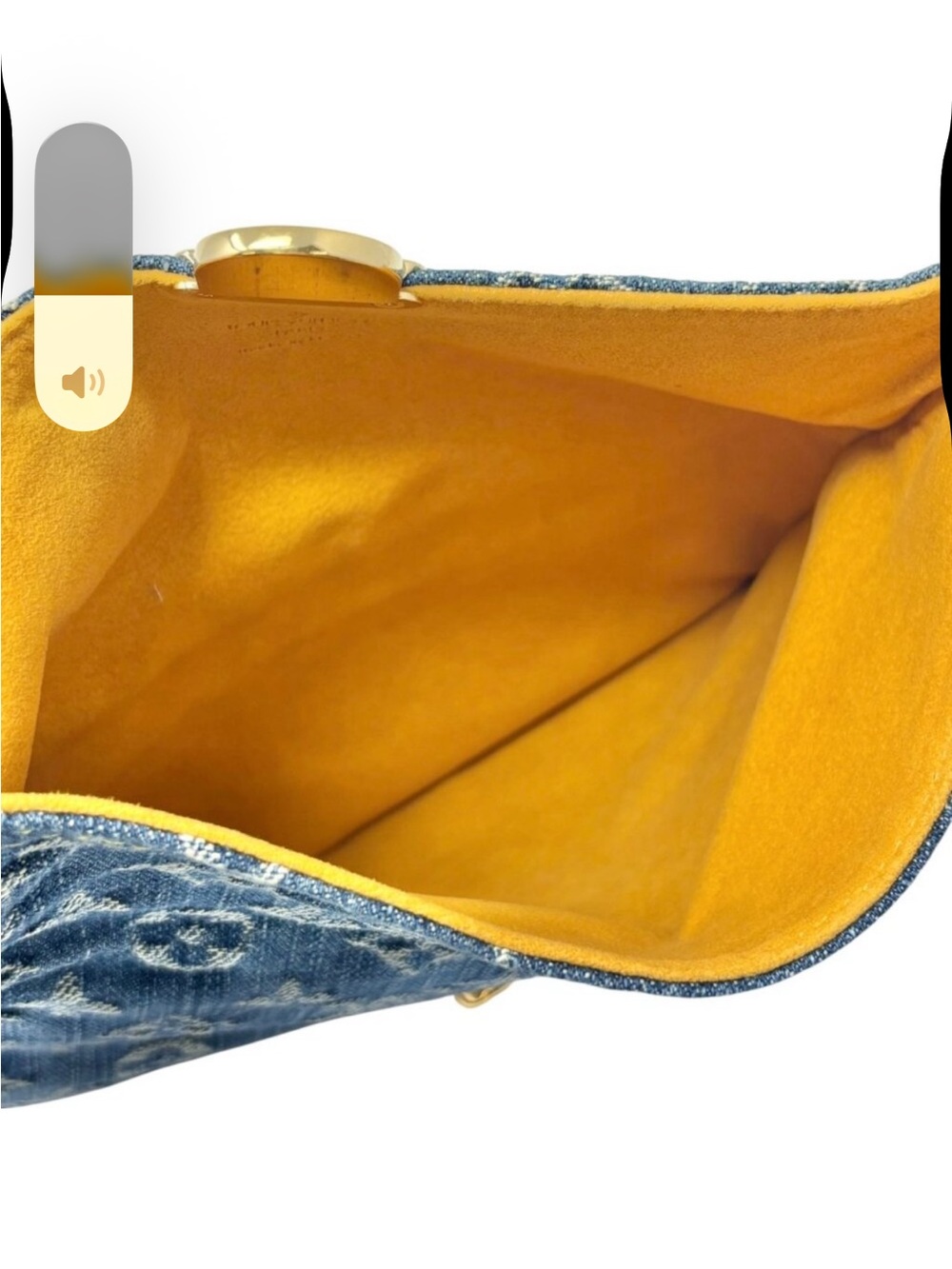 LOUIS VUITTON Vintage
Monogram Denim Pochette Plat
Clutch Bag Blue Gold [105529] - Picture 4 of 9